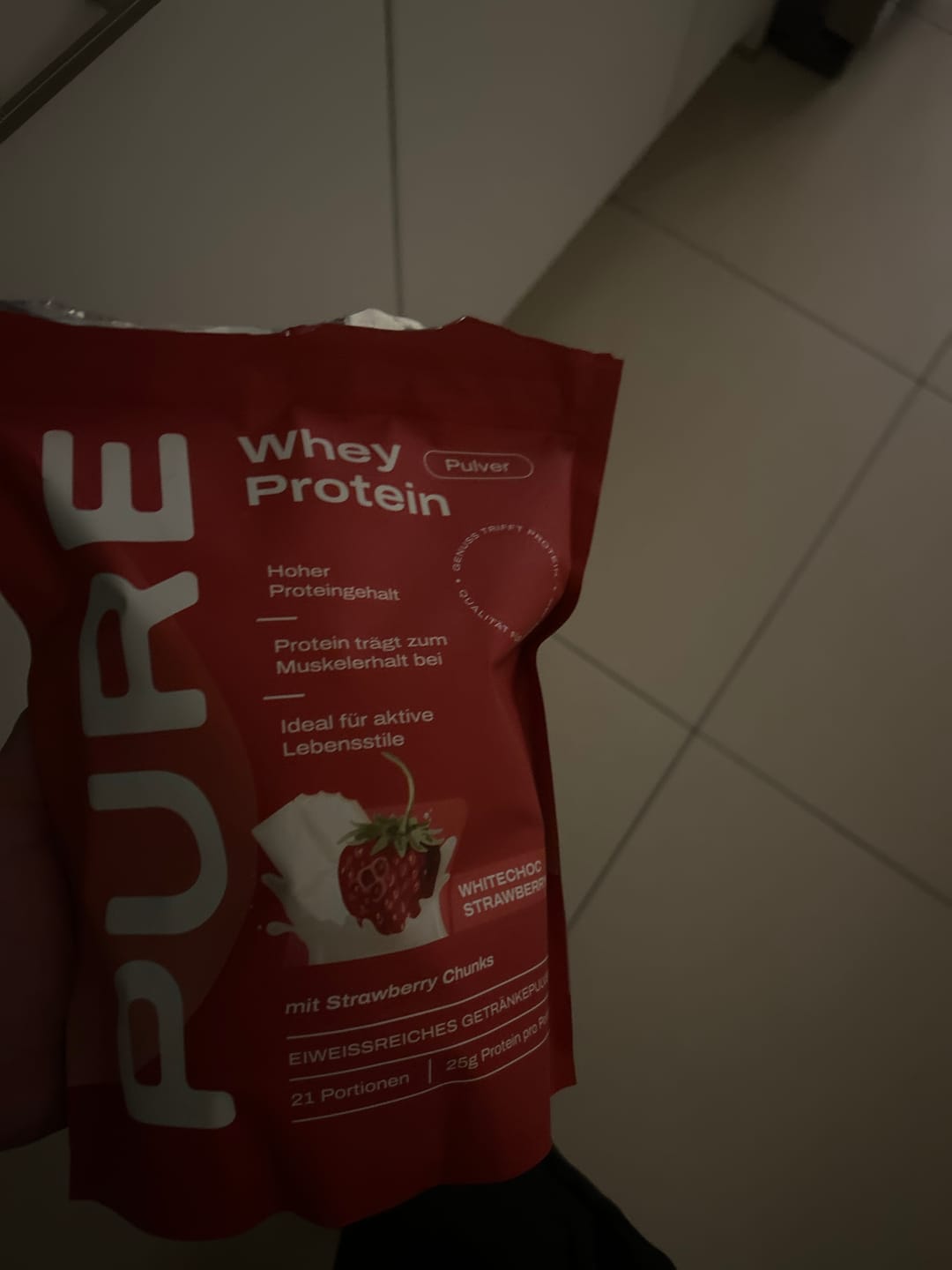 Customer photo review of Whey Protein Whitechoc Strawberry