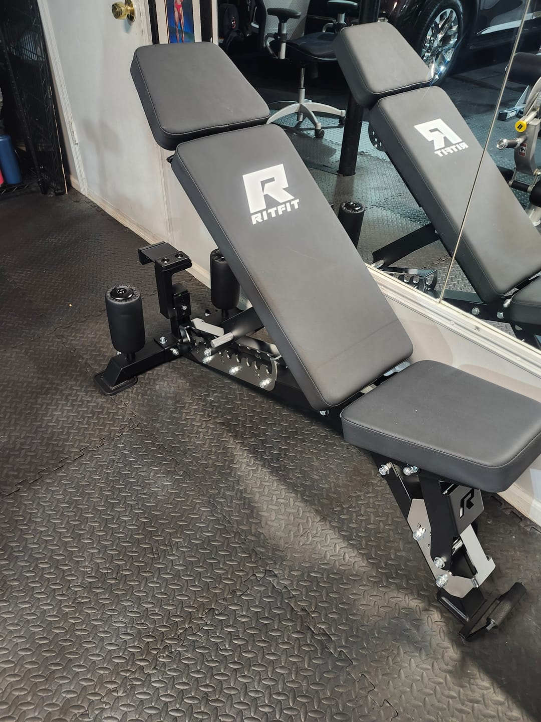 Customer photo review of RitFit GATOR 1600LB Adjustable Weight Bench