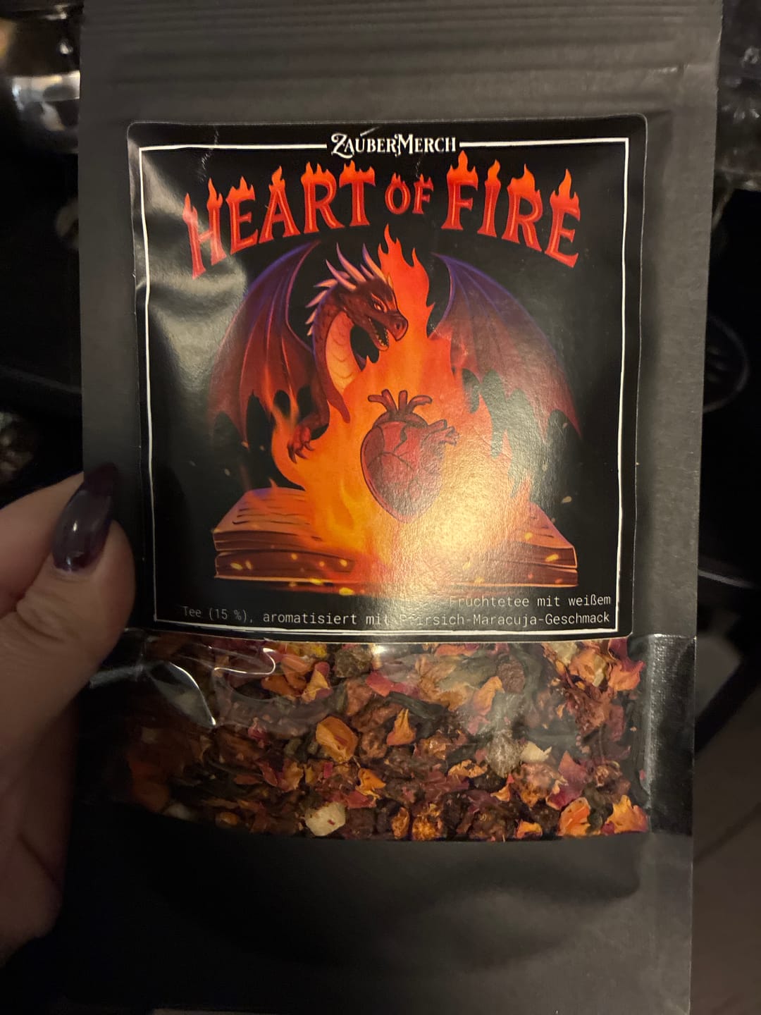 Customer photo review of Heart of Fire – Drachen Tee Pfirsich-Maracuja | Limitierter Booklover Tee