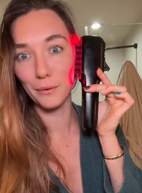 Customer photo review of Alyova™ RejuvaPulse Face + Scalp Massager