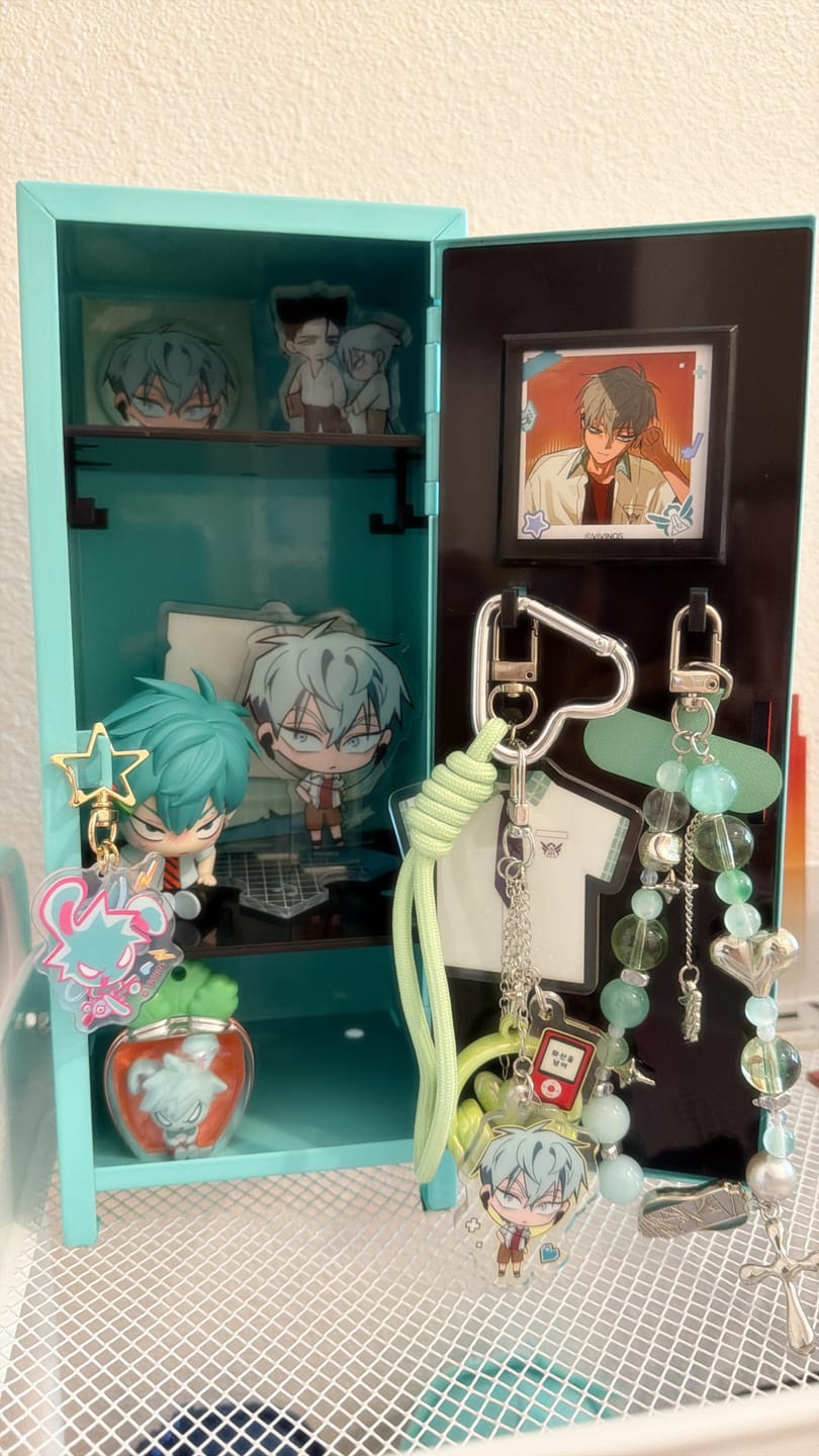 Customer photo review of Alien Stage Zombie Stage: Fading Youth Series Chibi Acrylic Stand