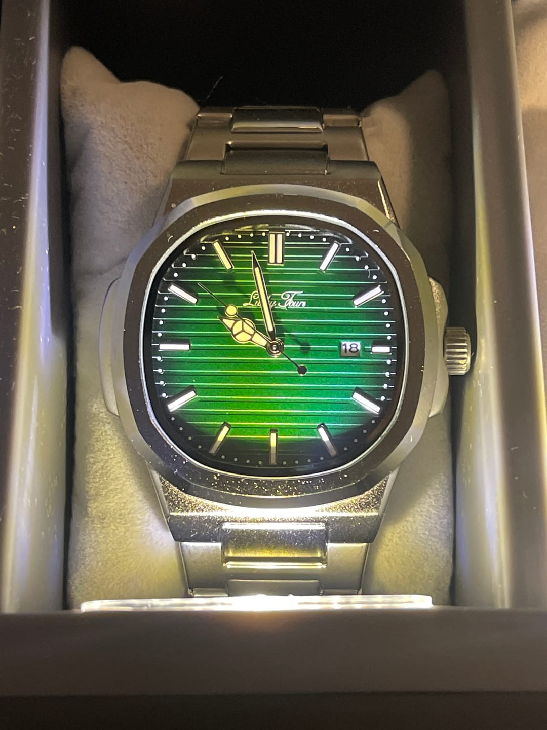 Customer photo review of Lucky Fours® Caspian