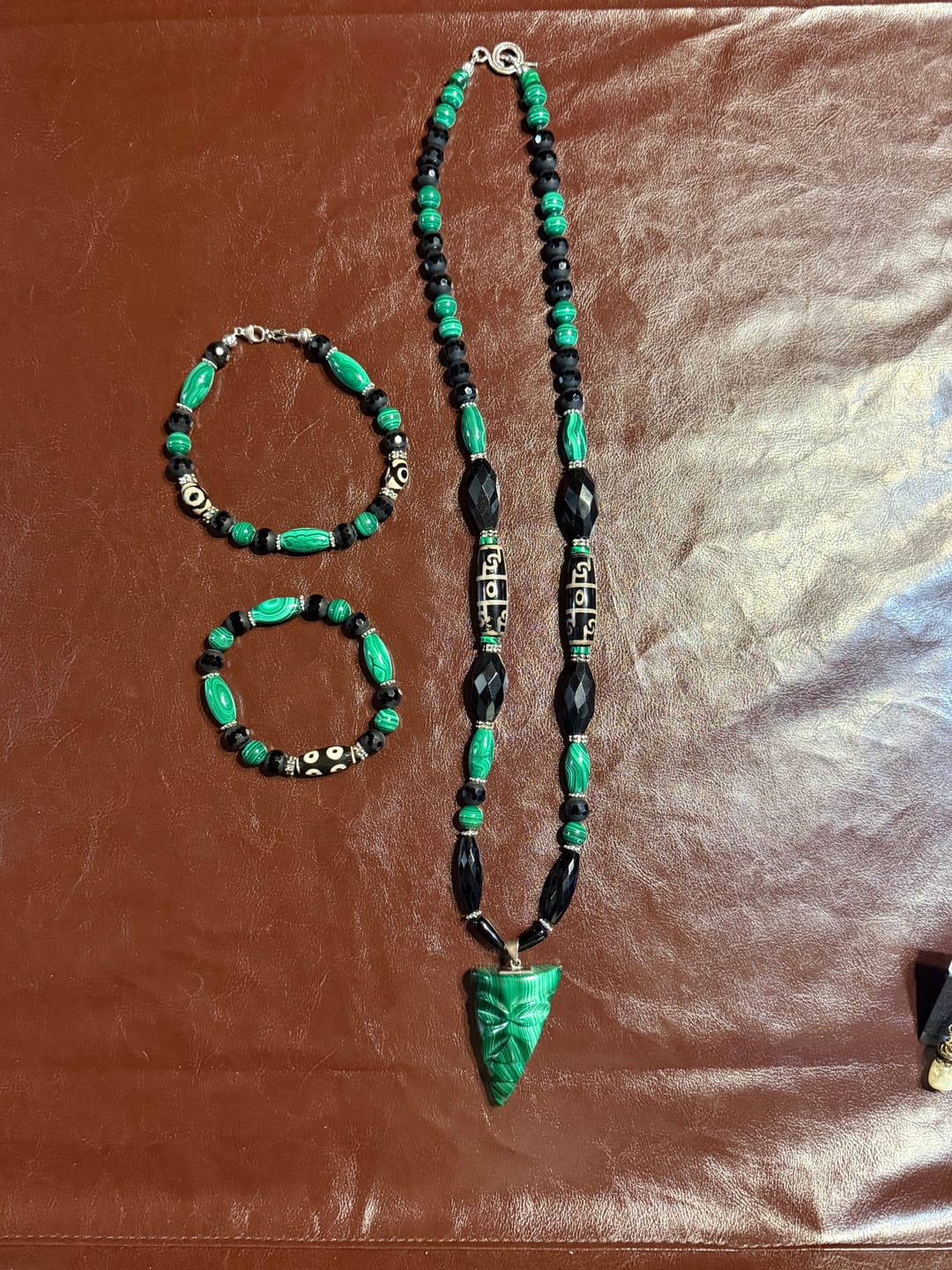 Customer photo review of 2PCS 10x20mm natural malachite stone oval barrel/marquise beads