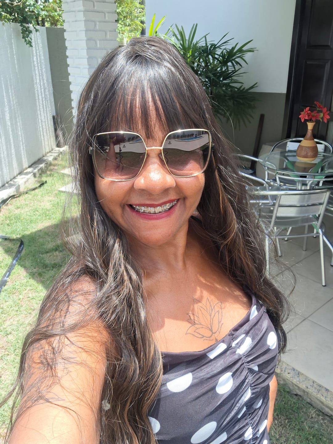 Customer photo review of Peruca Wig Wendy Castanho Luzes Ondulada com Franja