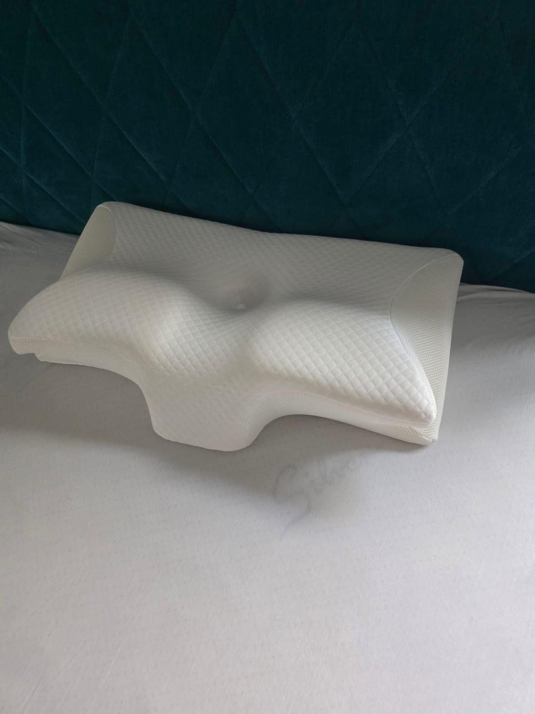 Customer photo review of OrthoSleep™ – Ergonomiczna poduszka na szyję i lepszy sen