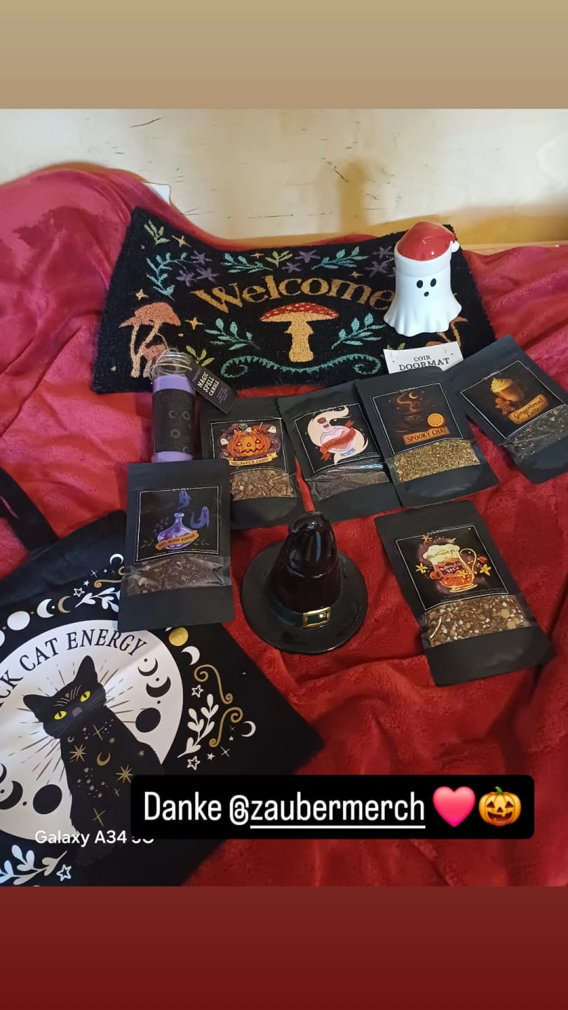 Customer photo review of Witchy Pilz-Fußmatte „Welcome“ – schwarzes Waldmotiv für deinen Eingang