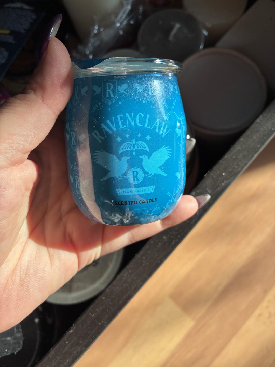 Customer photo review of Harry Potter Duftkerze Ravenclaw – Kerze im Wappen-Glas mit Sandelholz & Vanille