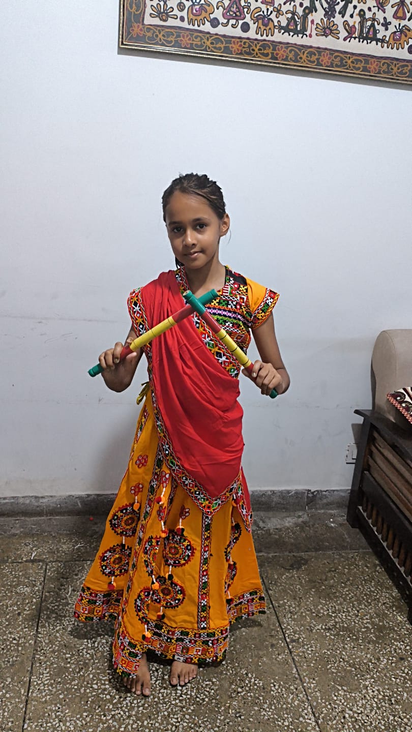Customer photo review of FancyDressWale Girls Navratri Ghagra Choli Set | Traditional Gujarati Embroidered Lehenga Choli with Dupatta | Festive & Dance Costume for Kids