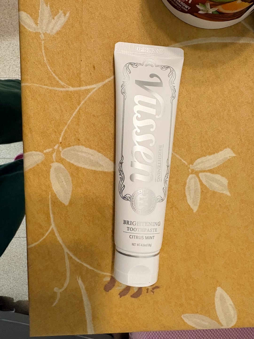 Customer photo review of Избелваща паста за зъби с грижа за емайла с хидроксиапатит 5% Vussen H Toothpaste