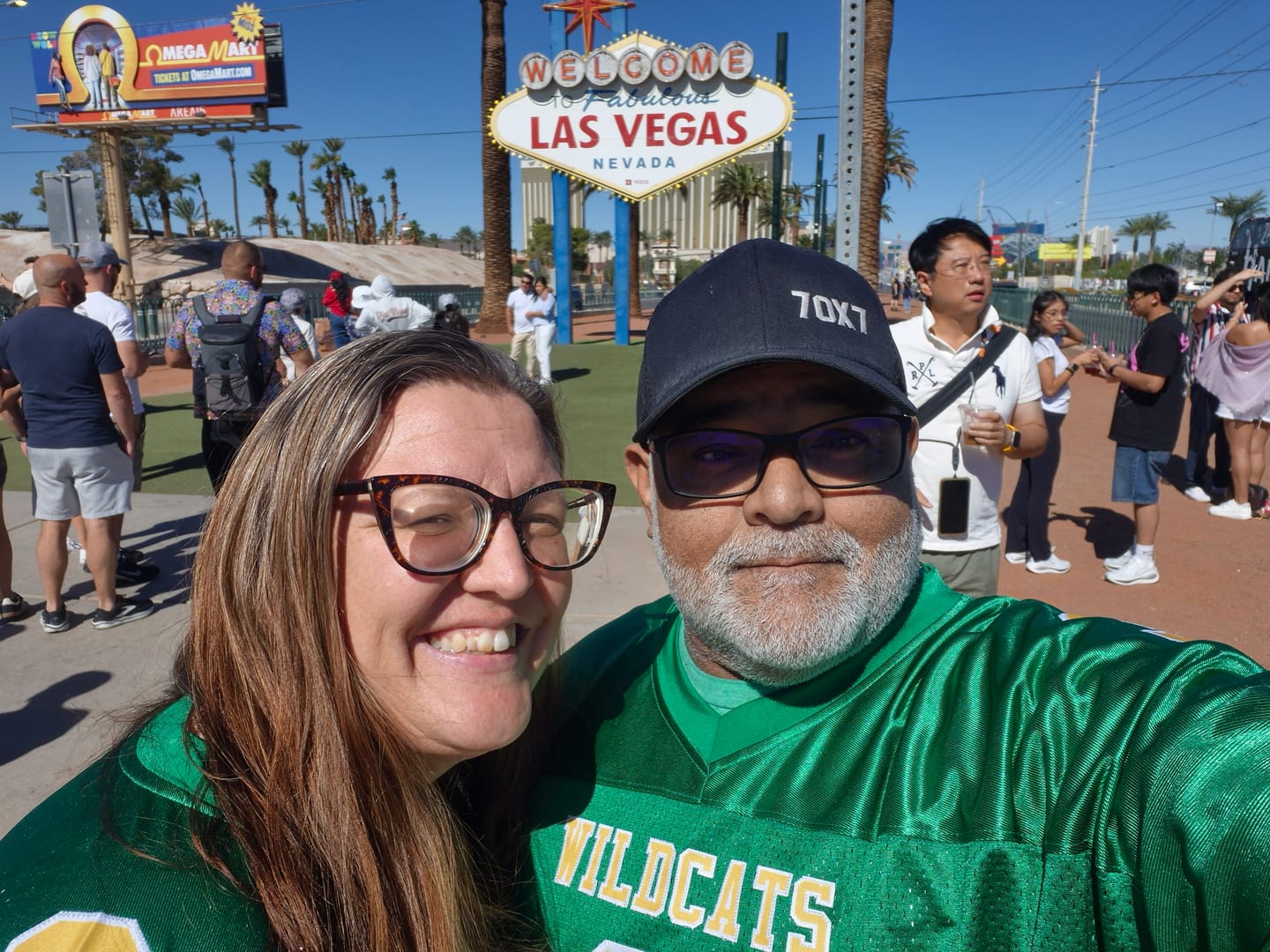 Customer photo review of Custom Kelly Green Gold-White Classic Style Authentic American Football Jersey