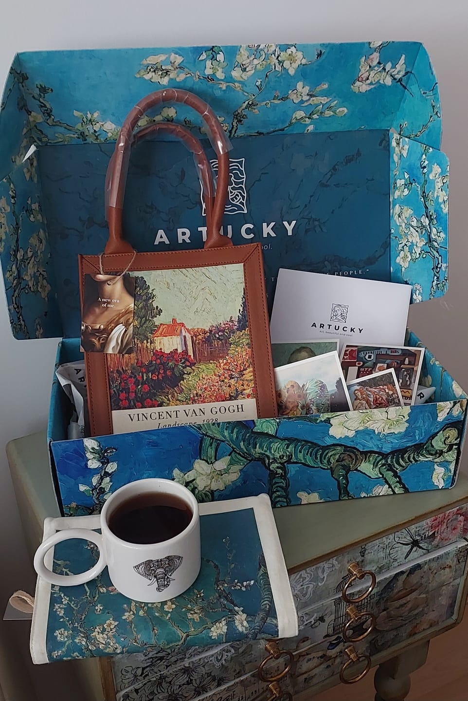 Customer photo review of Van Gogh Landscape Tablo Çanta
