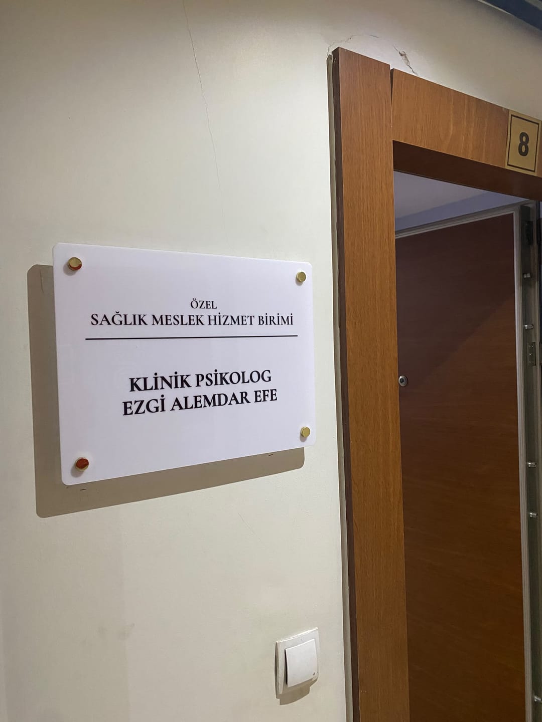 Customer photo review of Beyaz Pleksi Kapı Tabelası