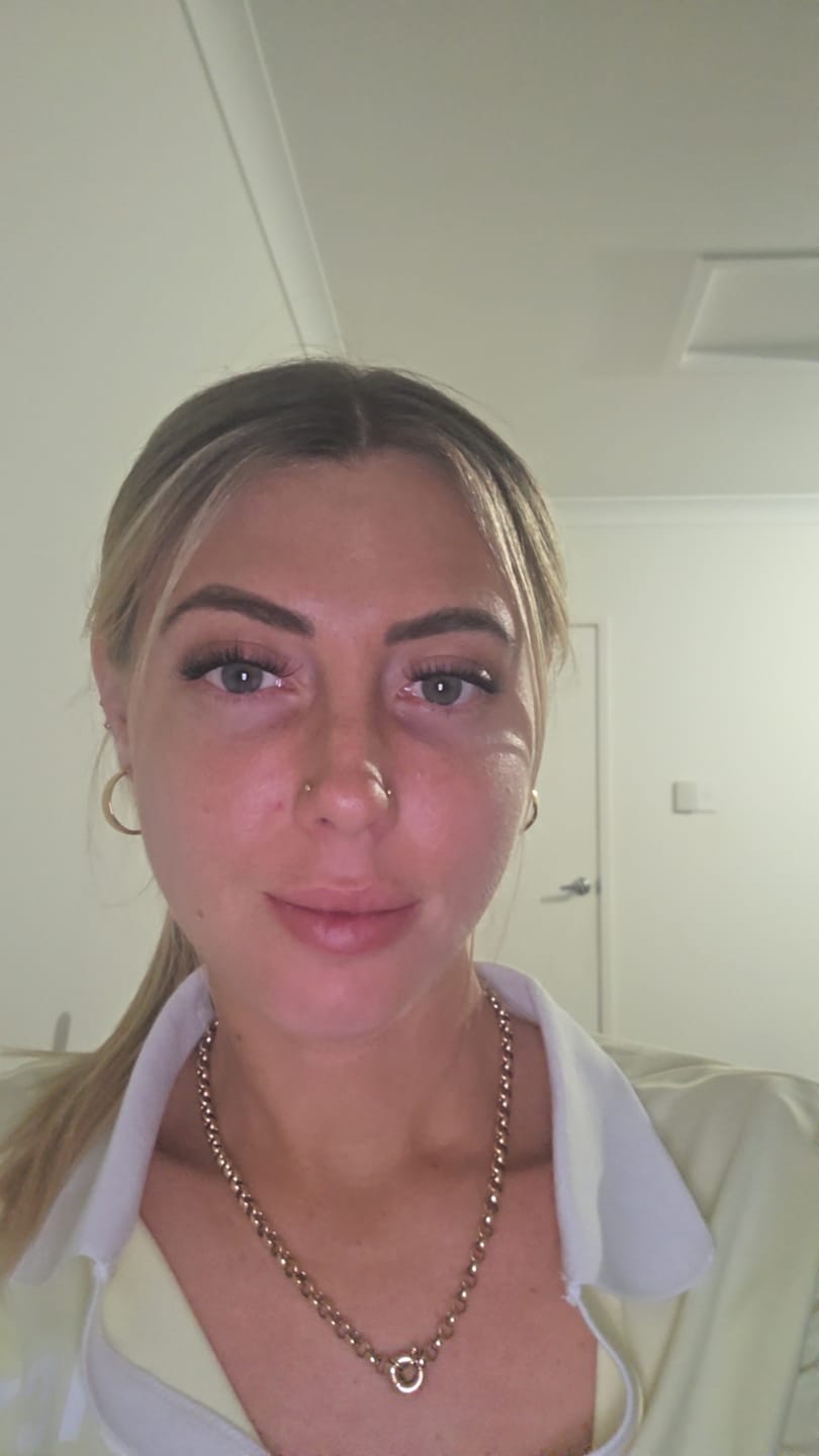 Customer photo review of Bond & Seal | Starter Kit | 150 Lash Clusters | Up to 15 Full Sets