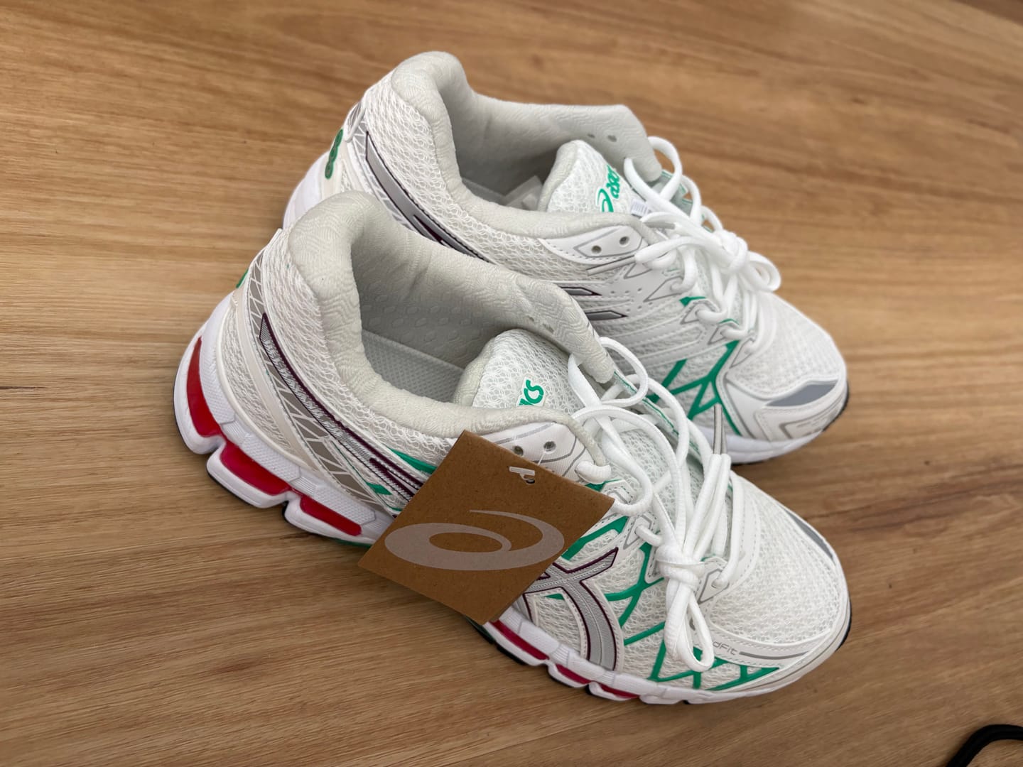 Customer photo review of ASICS Gel-Kayano 20 'White/Aurora Green Watermelon'