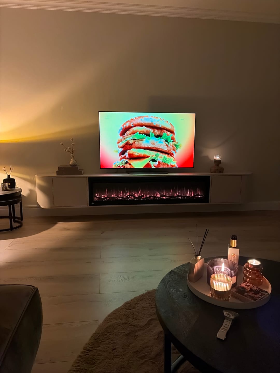 Customer photo review of Nova haardmeubel curved zwevend beige 280 cm