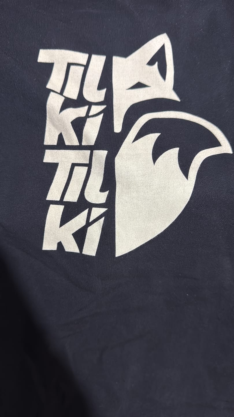Customer photo review of Polera Mix Big Logo Tilki