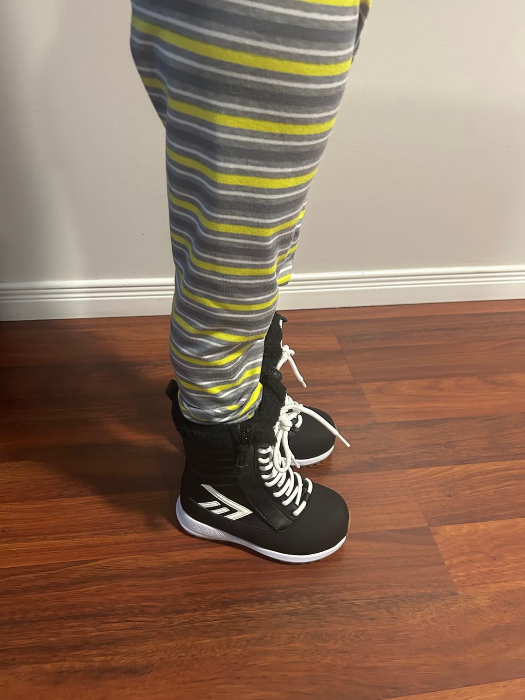 Customer photo review of Black BILLY Mountain Goat Dual Zipper Boots