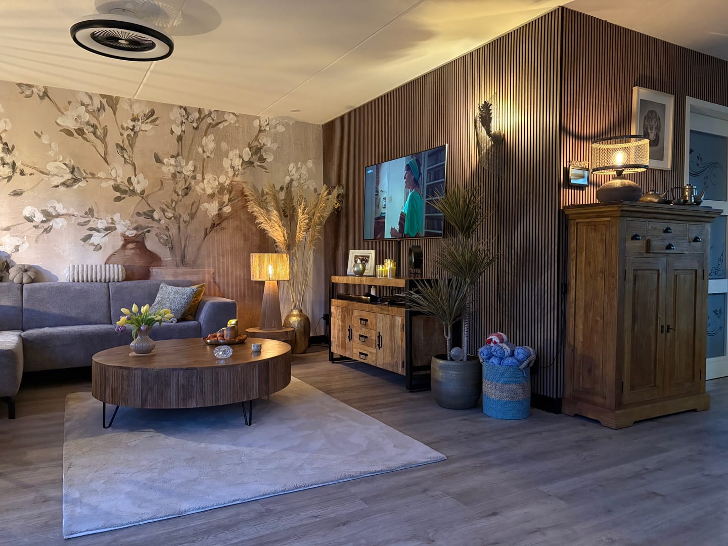 Customer photo review of Grote Salontafel Mangohout | Wave | Ø 120cm