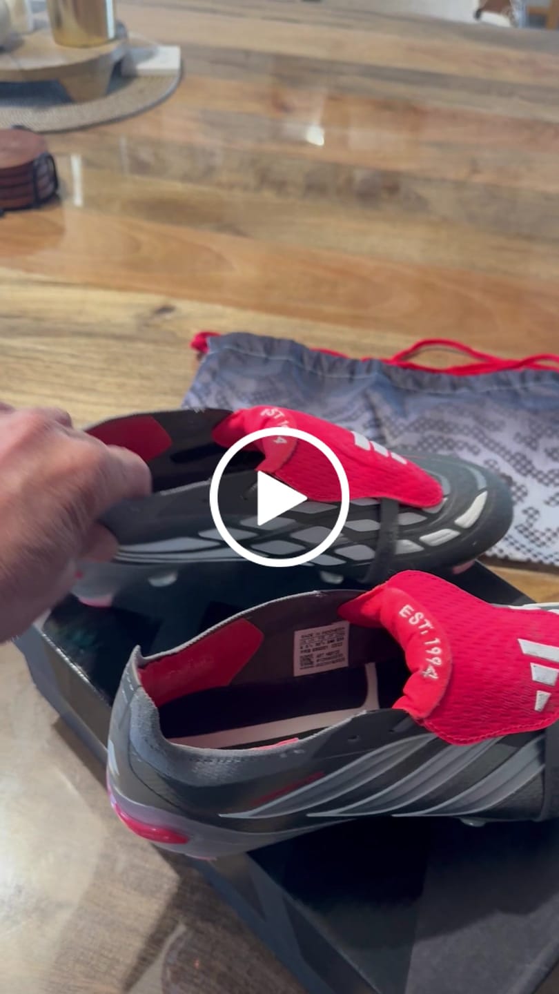 Customer video review of Adidas Predator 26 Elite Fold-over Tongue FG - Gris/Rouge/Blanc