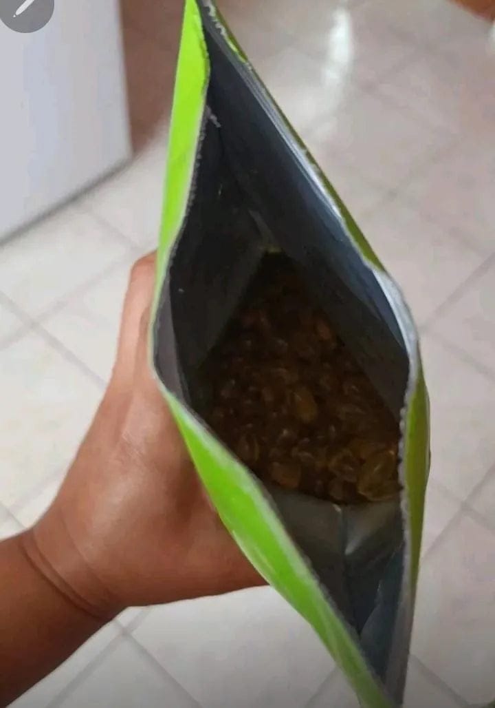 Customer photo review of Aceite de Orégano con Semilla Negra | 300 Cápsulas