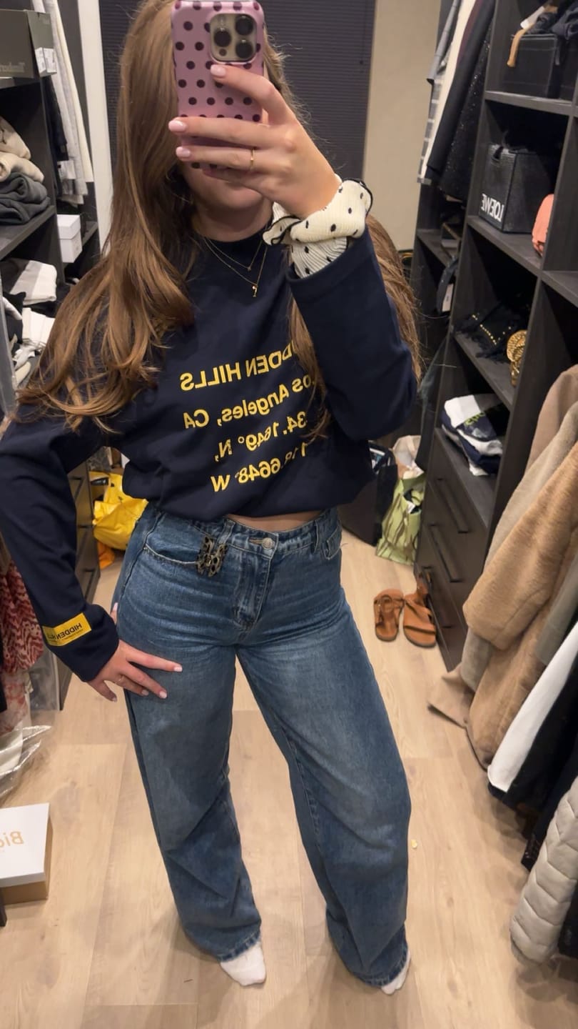 Customer photo review of VINTAGE LOGO LONGSLEEVE T-SHIRT AMBER/NAVY
