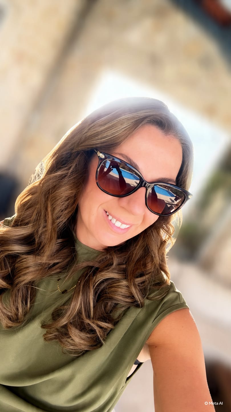Customer photo review of Stranded 16" One Piece Curly Clip-in Hair Extension - Colour #8/10 Baby Bronde
