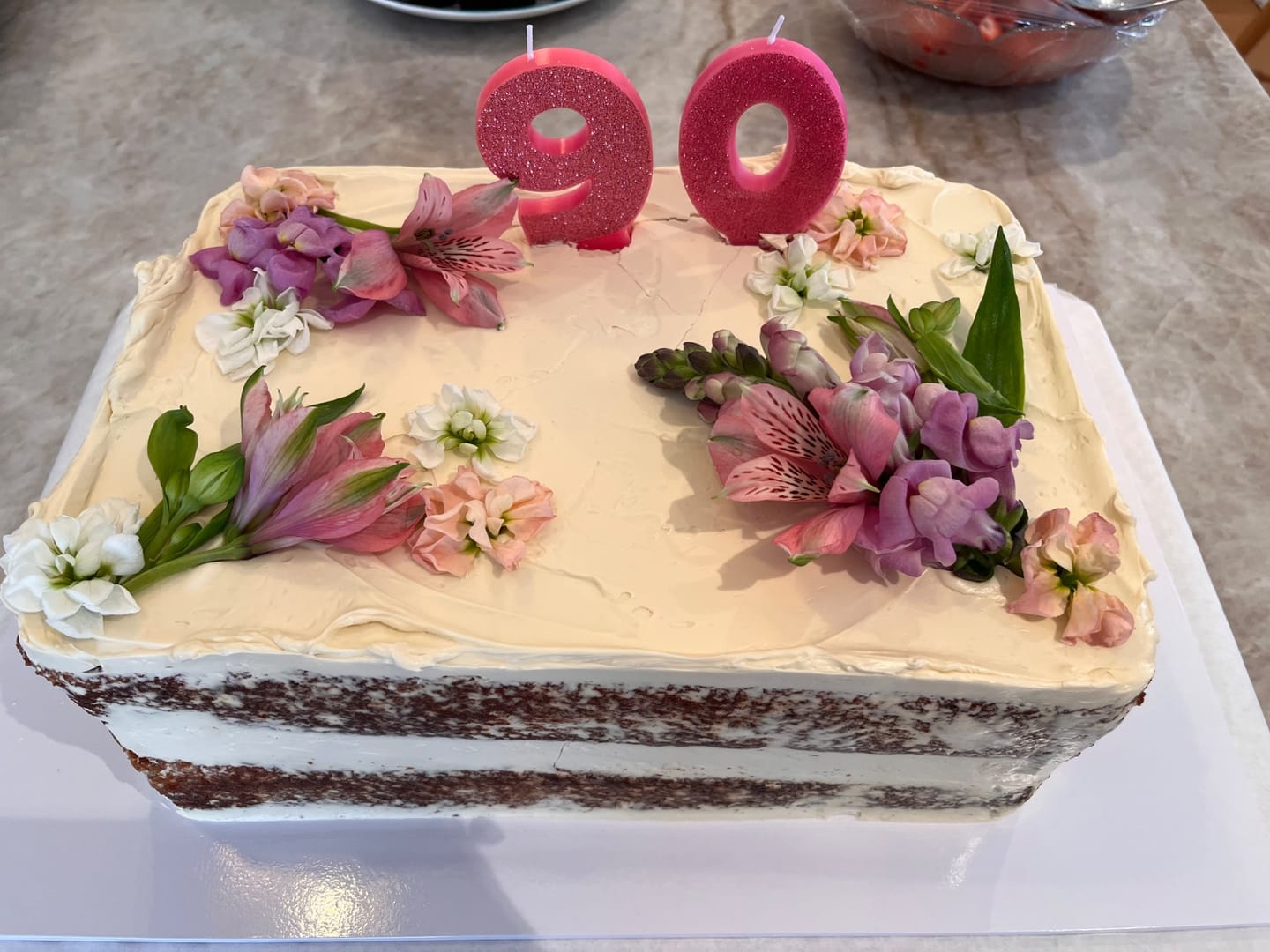 Customer photo review of floral sheet cake