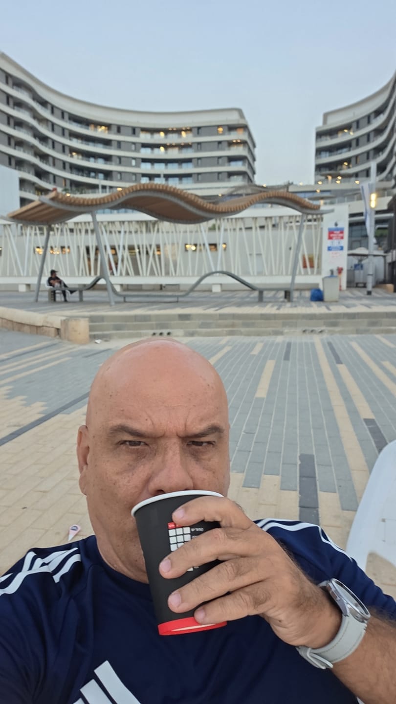 Customer photo review of Monaco – הארנק החכם