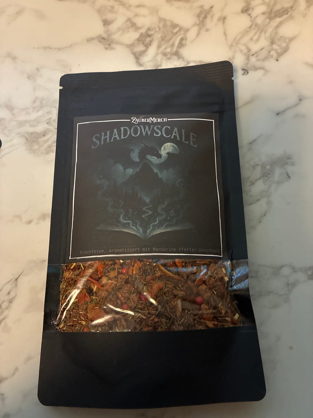 Customer photo review of Shadowscale – Drachen Tee Mandarine & Pfeffer | Limitierter Booklover Tee