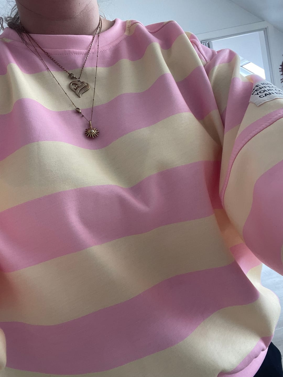 Customer photo review of Butterstoff Sweater PERFECT OUTFIT rosa/gelb