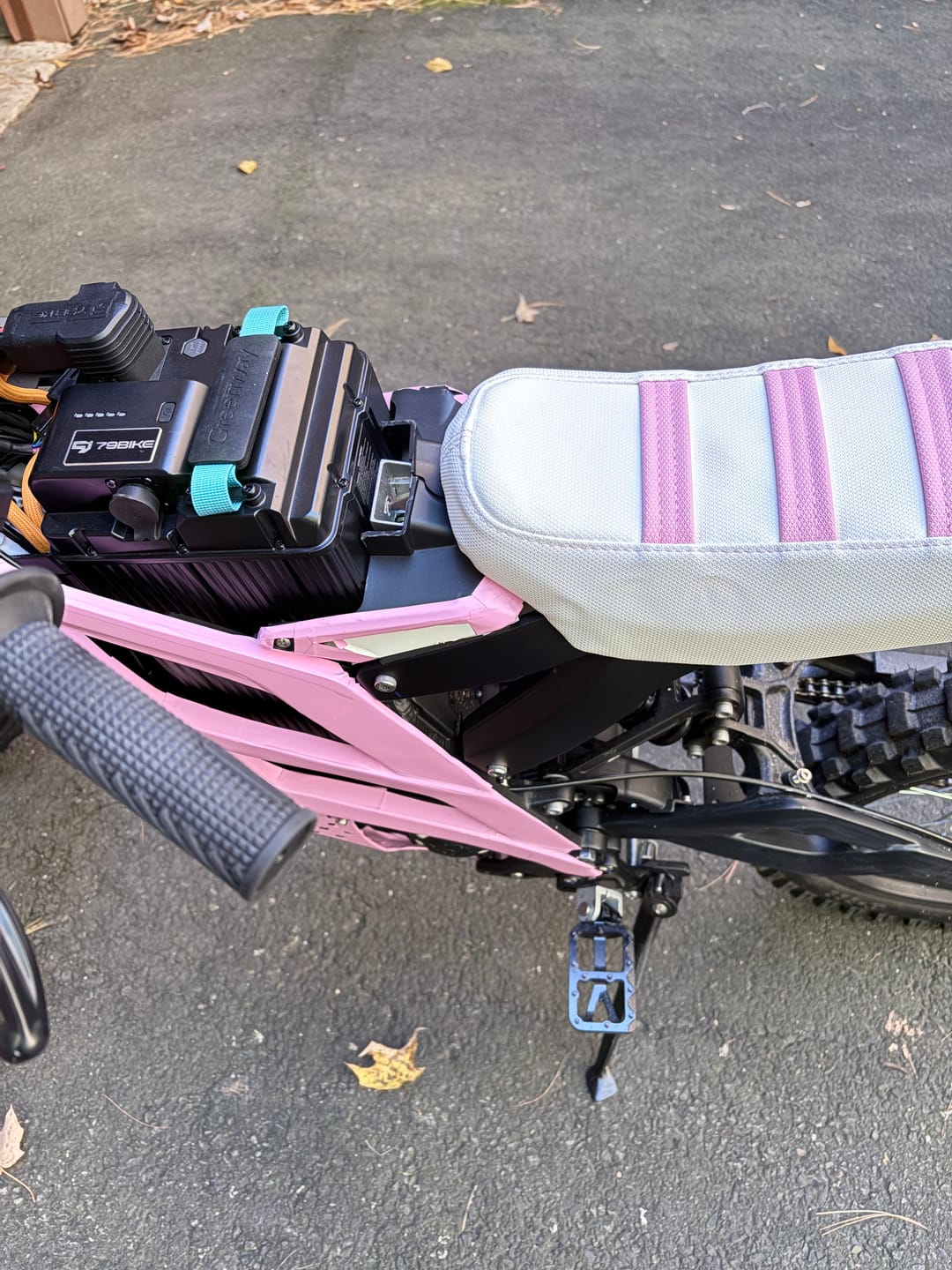Customer photo review of Custom Seat Cover: 79Bike Falcon Lite