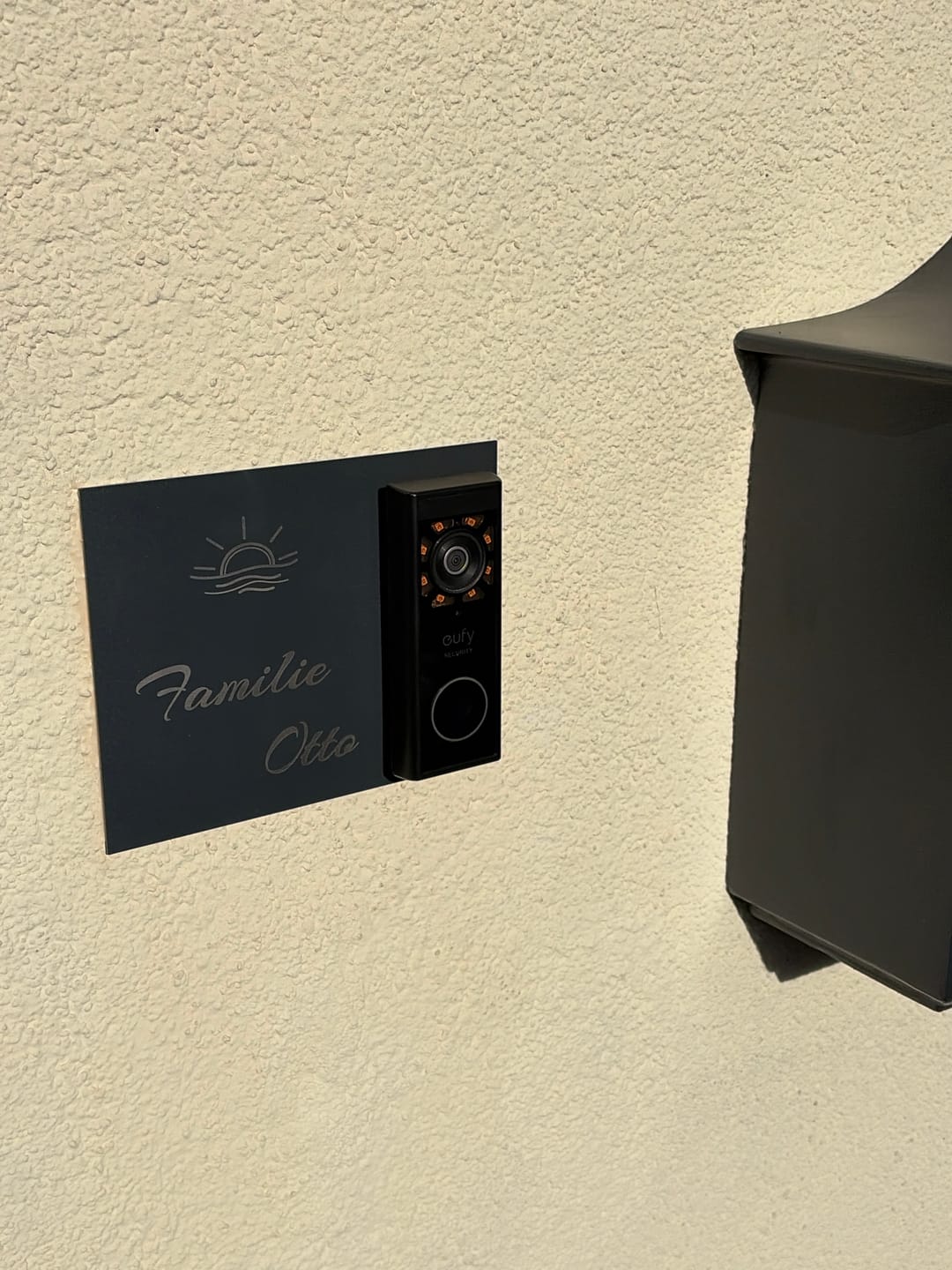 Customer photo review of Dekorschild für Eufy S220 - V2A Edelstahl Türschild 16x20cm oder 22x10cm - Weiß/Anthrazit/Gebürstet