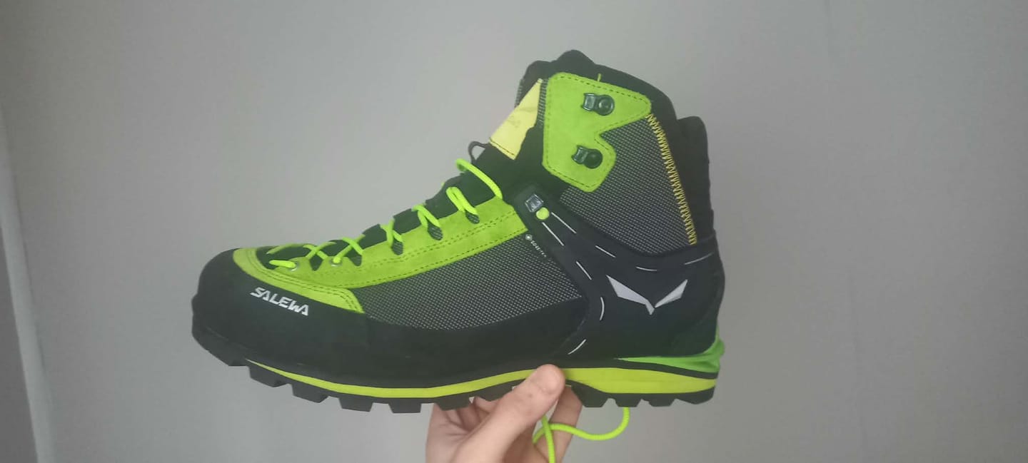Customer photo review of Bota de Montaña Hombre Crow GTX