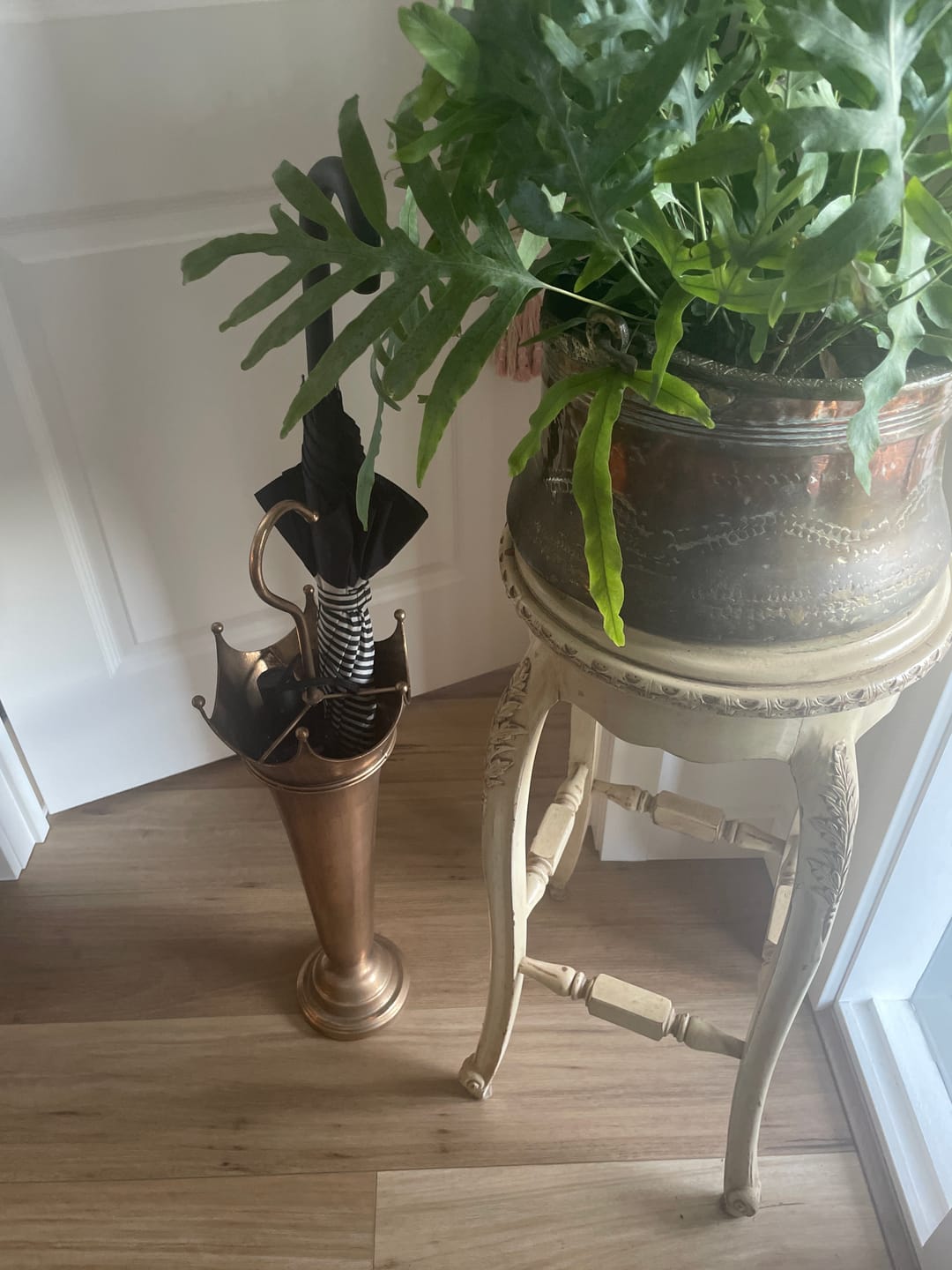 Customer photo review of Theo Victor French Provincial Umbrella Stand, Crown Top, Gold Metal