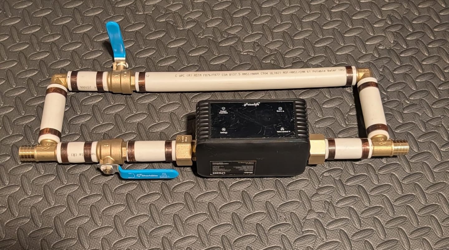 Customer photo review of Frizzlife Smart Water Monitor & Automatic Shutoff System with 3 Leak Sensors,  LPG365-3S