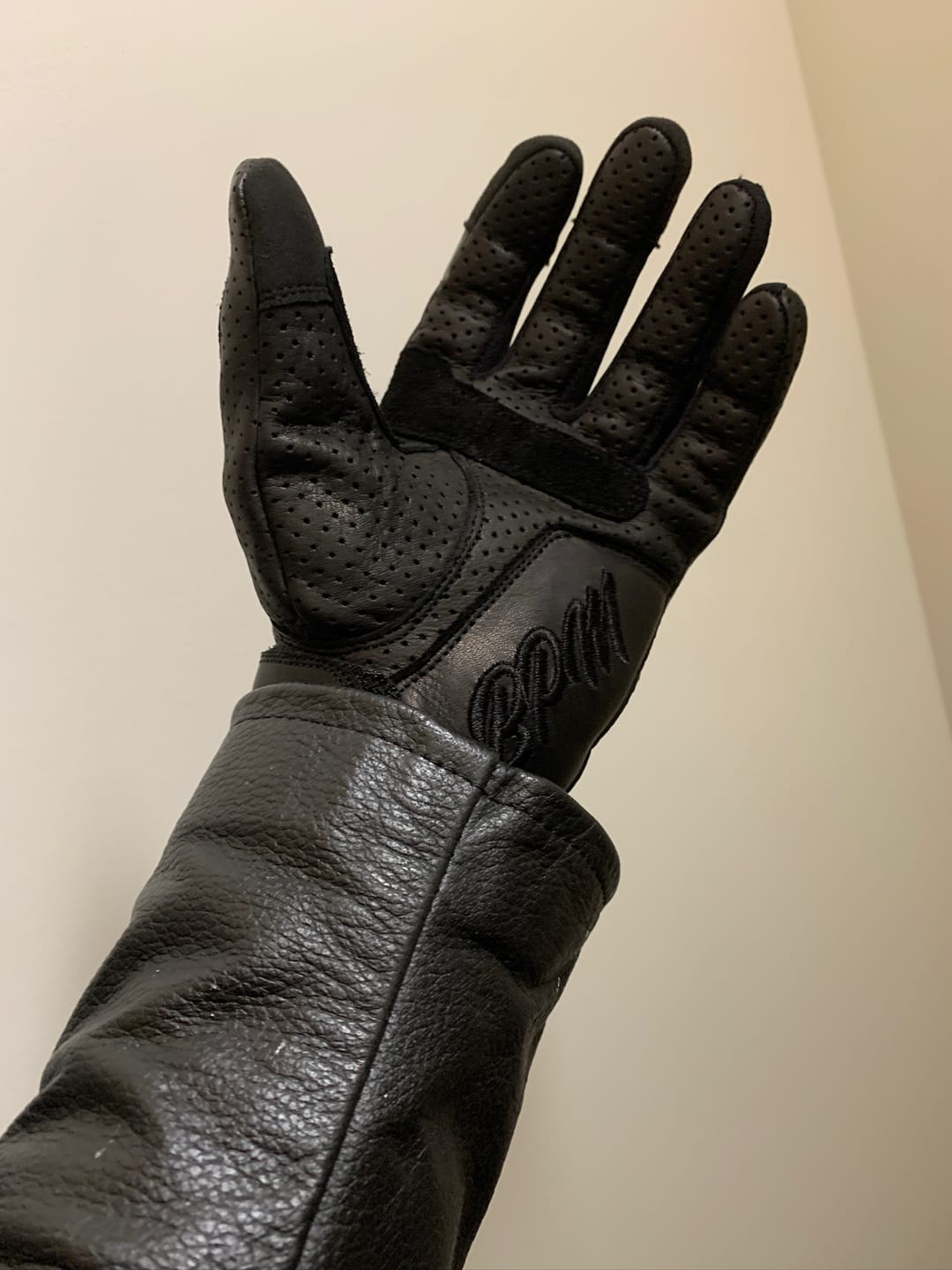Customer photo review of Gen 2 Thumpa's | Short Cuff Summer Motorbike Gloves | Aramid + Perforated Black Leather