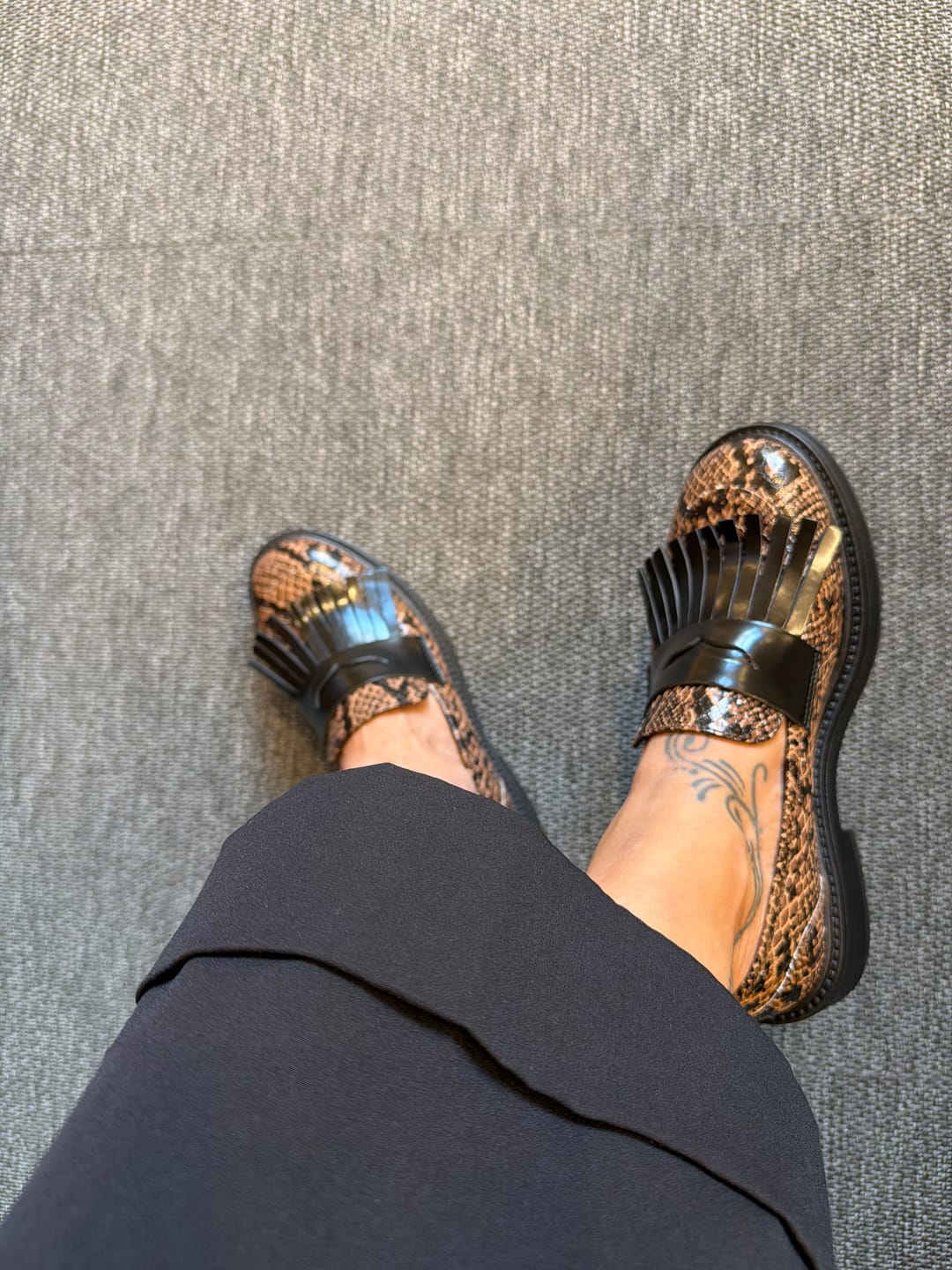 Customer photo review of MOCASSINO KELLY PITONE MORO