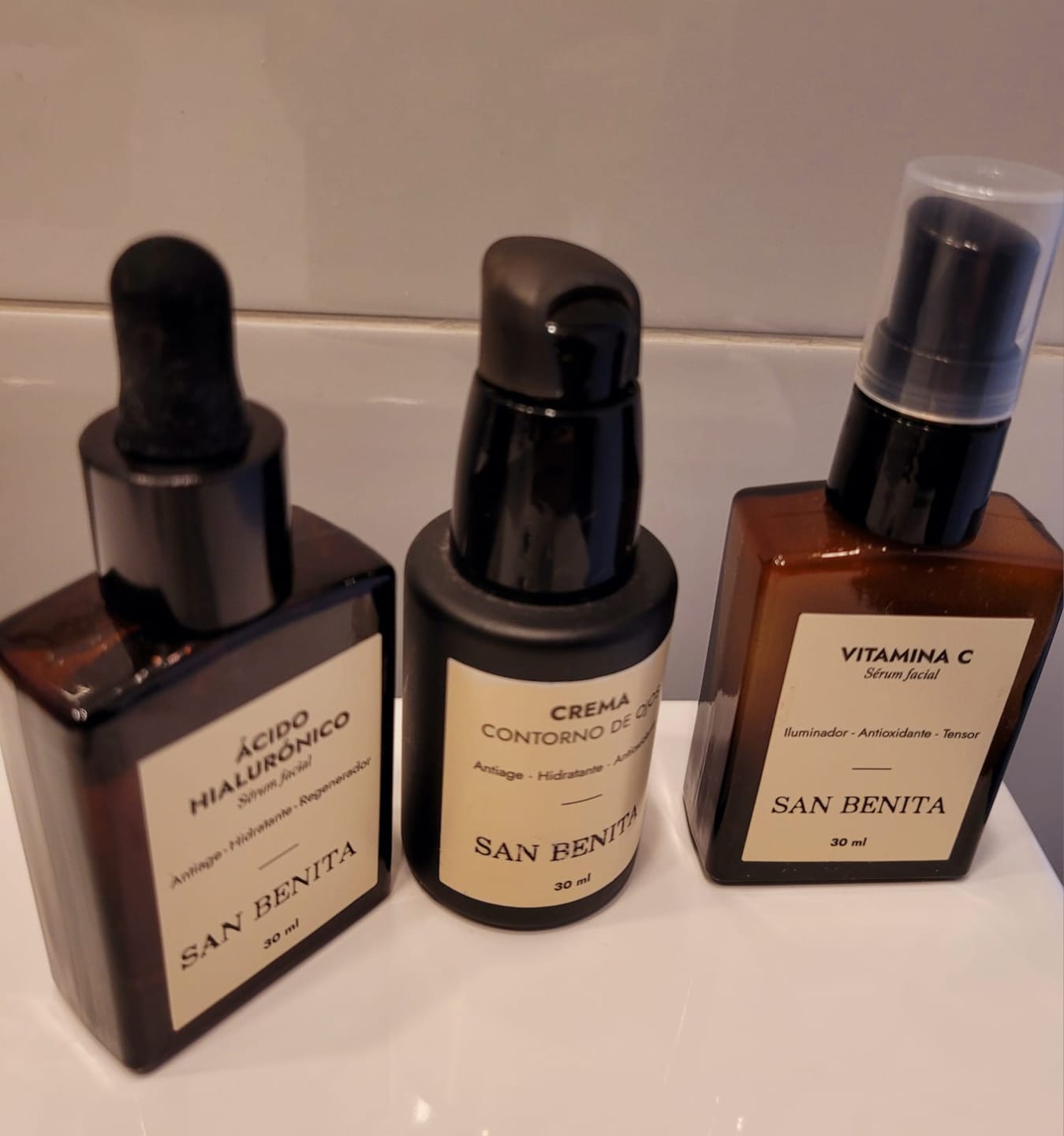 Customer photo review of Crema contorno de ojos