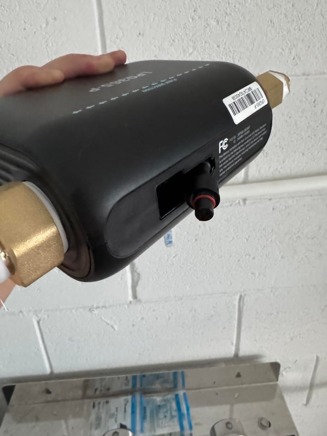 Customer photo review of Frizzlife Smart Water Monitor & Automatic Shutoff with 3 Leak Sensors, LPG365-P-3S