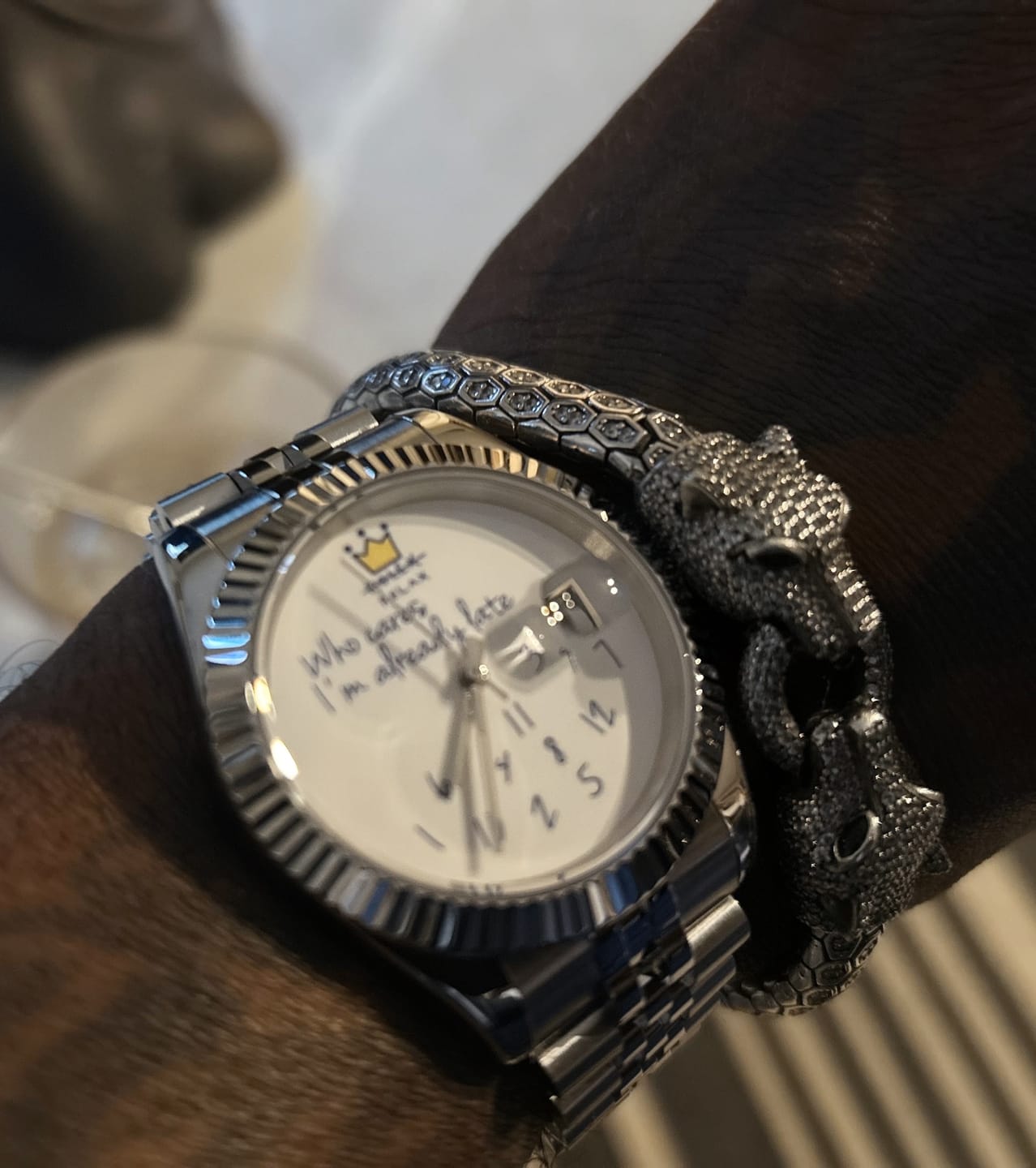 Customer photo review of EONDATE MAXI CLASSIC WATCH