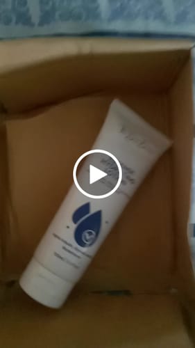 Customer video review of Essense Hydrating Lotion