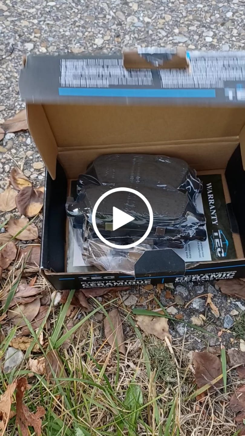 Customer video review of Rear Disc Brake Rotors And Ceramic Pads Kit For Kia Sorento Hyundai Santa Fe Sport XL K8T-102983
