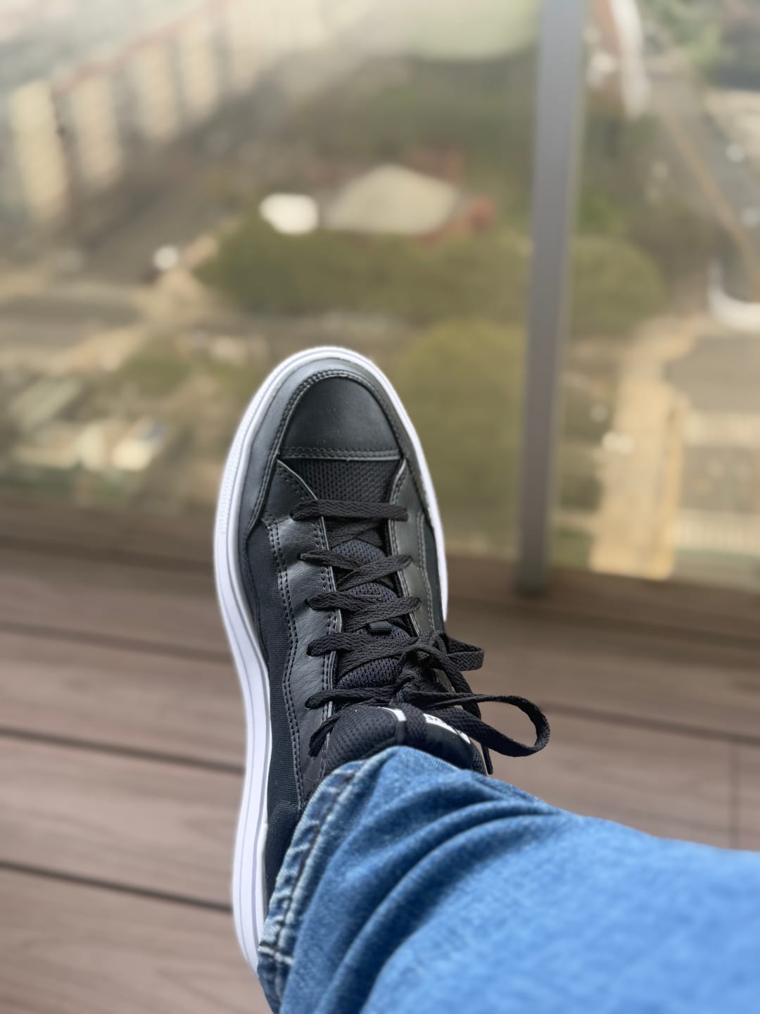 Customer photo review of Zapatillas Converse Ctas Logan Ox Negro Blanco