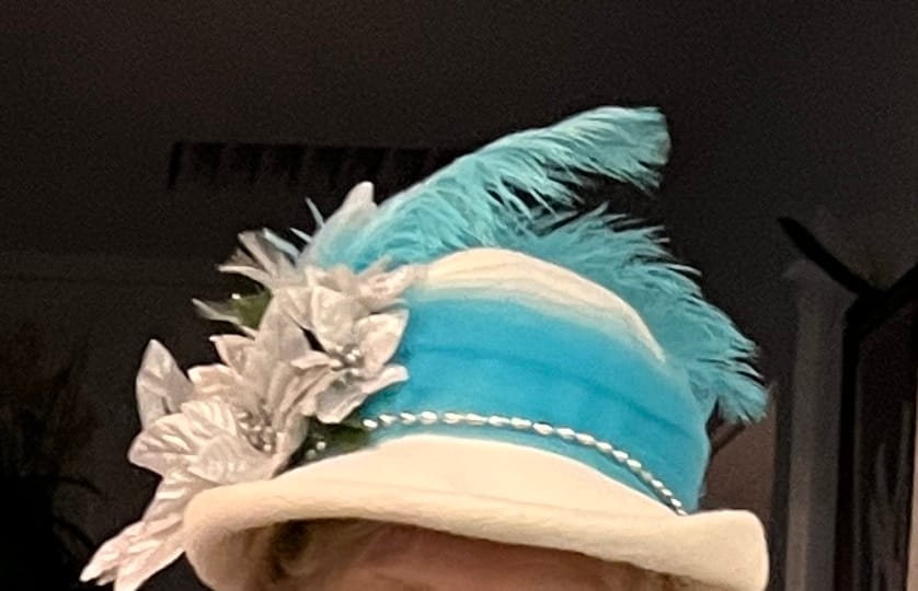 Customer photo review of Ostrich Drab Feathers (Medium)