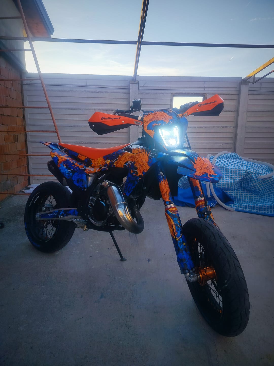 Customer photo review of Matching Fork Graphics?
