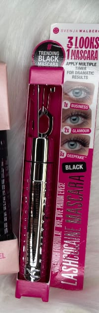 Customer photo review of LASHCOCA!NE MASCARA BLACK