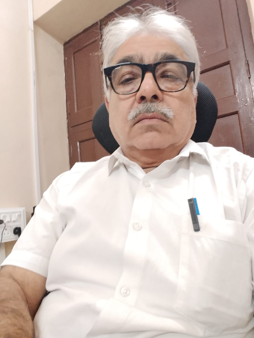 Customer photo review of Double Delight White Shirts - 2 Pcs Combo Pack