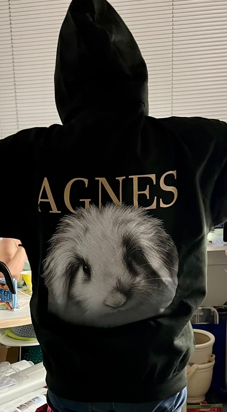 Customer photo review of Dein Hundeporträt Hoodie im Vintage Style