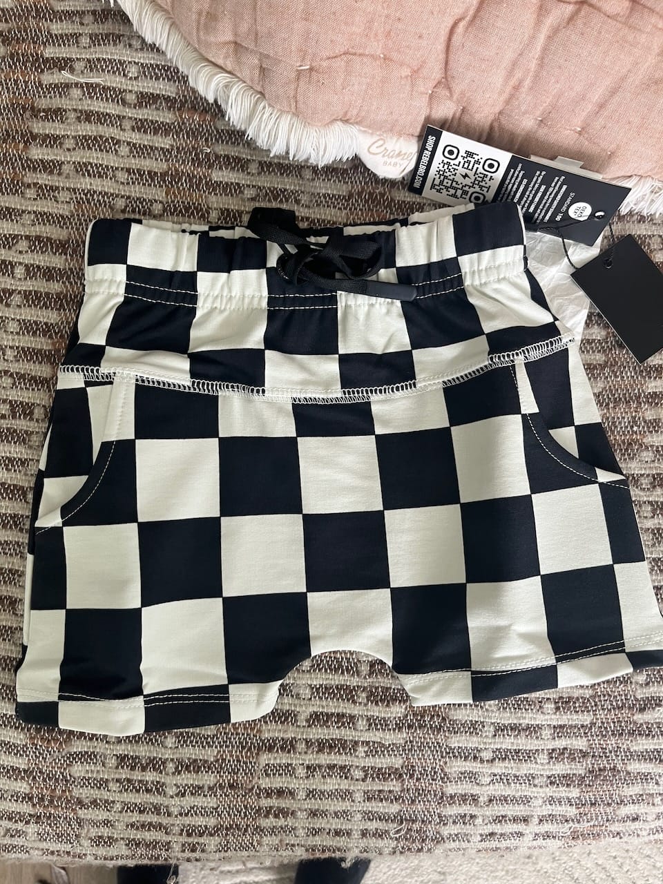 Customer photo review of Relaxed Fit Shorts in Venice