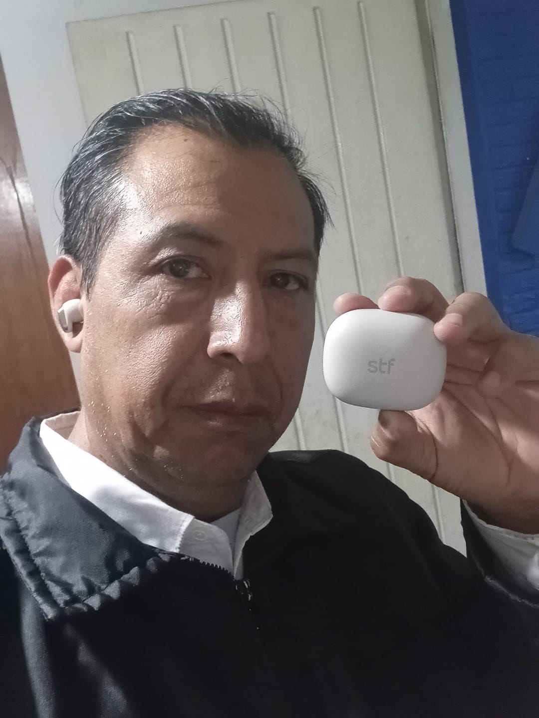 Customer photo review of Audifonos Inalambricos Tws Cherry STF 36hrs Uso ENC Protección IPX4 Beige